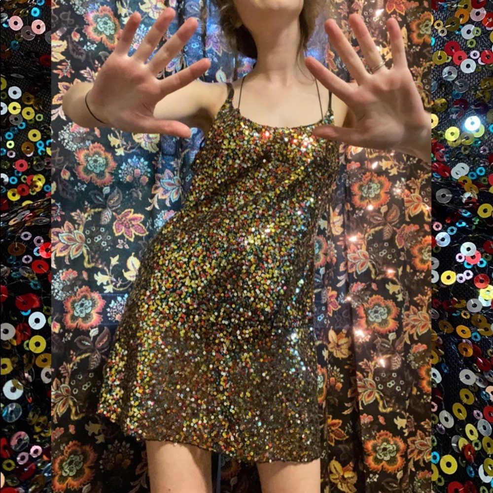 Colorful sequin shift dress with scoop back💫